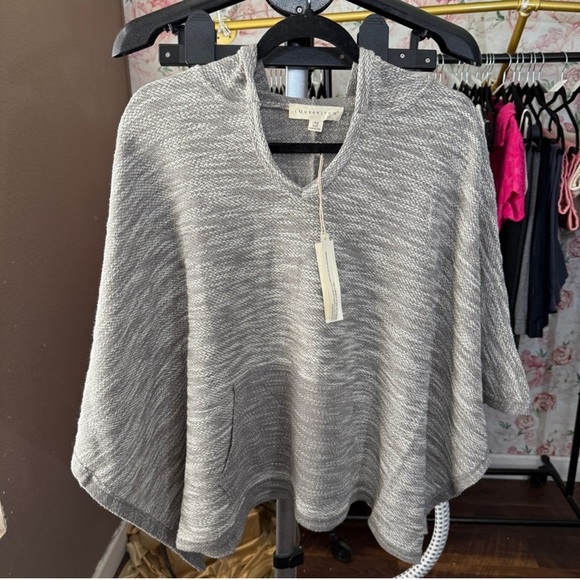 NWT LoveStich Gray Poncho Hoodie - Picture 8 of 8